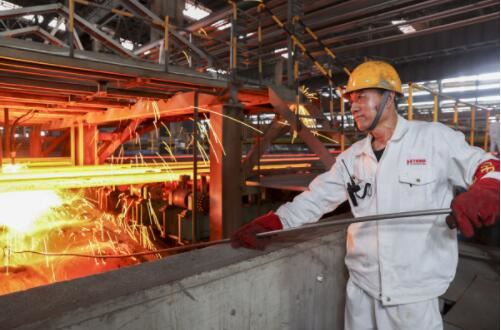 Produção de aço bruto da China em 2022 está caindo, diz relatório