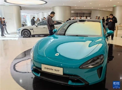 50,000 unidades encomendadas em 27 minutos, primeiro carro da Xiaomi lançado,...